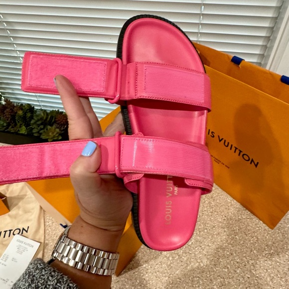 Louis Vuitton adorable pink mule sandals slides. size 8 US. Excellent condition. - Picture 8 of 16